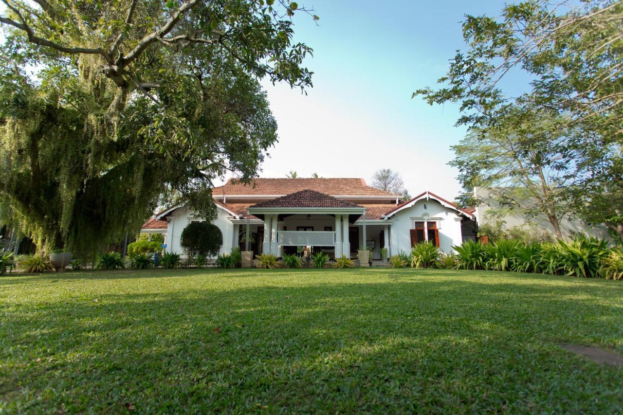 Swanee Grand Hotell Negombo Exteriör bild