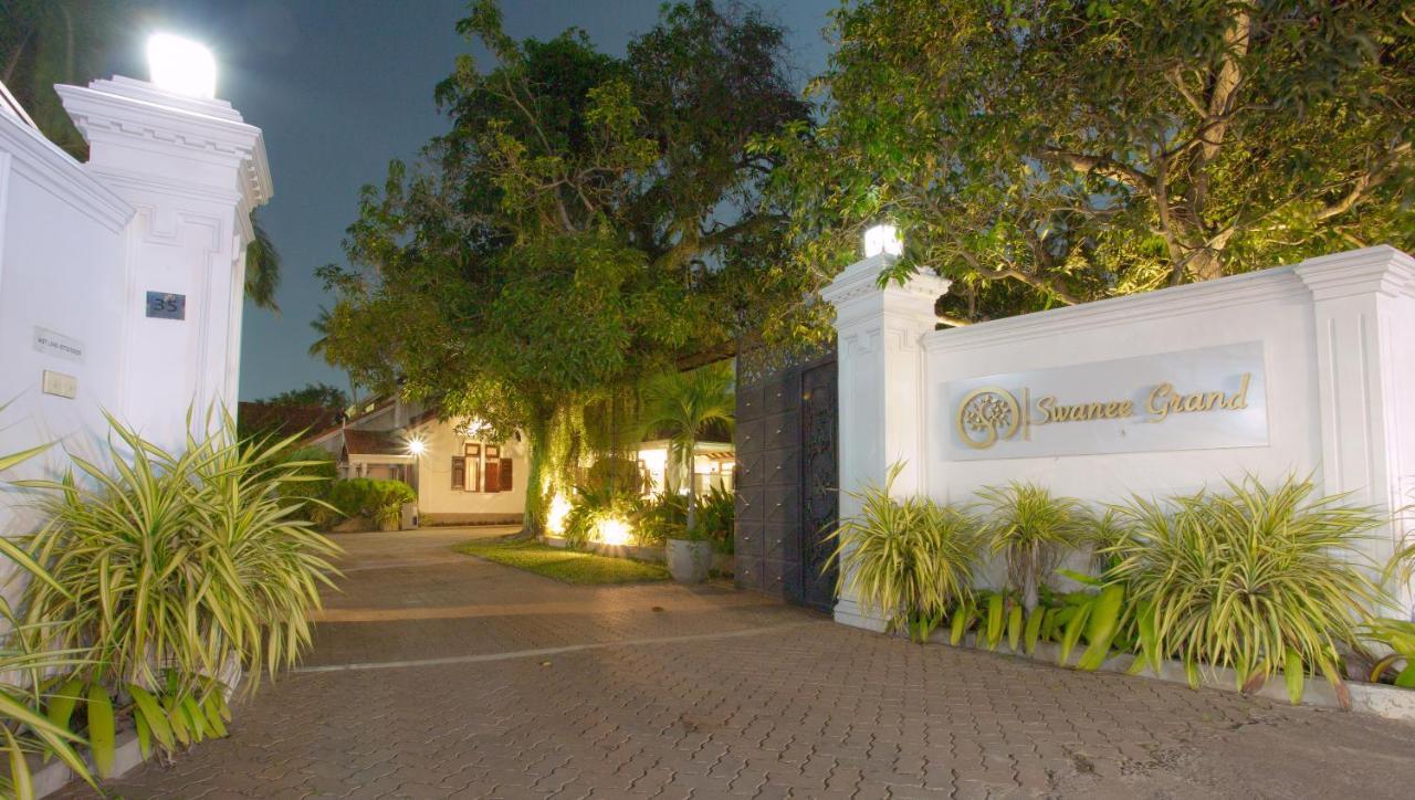 Swanee Grand Hotell Negombo Exteriör bild