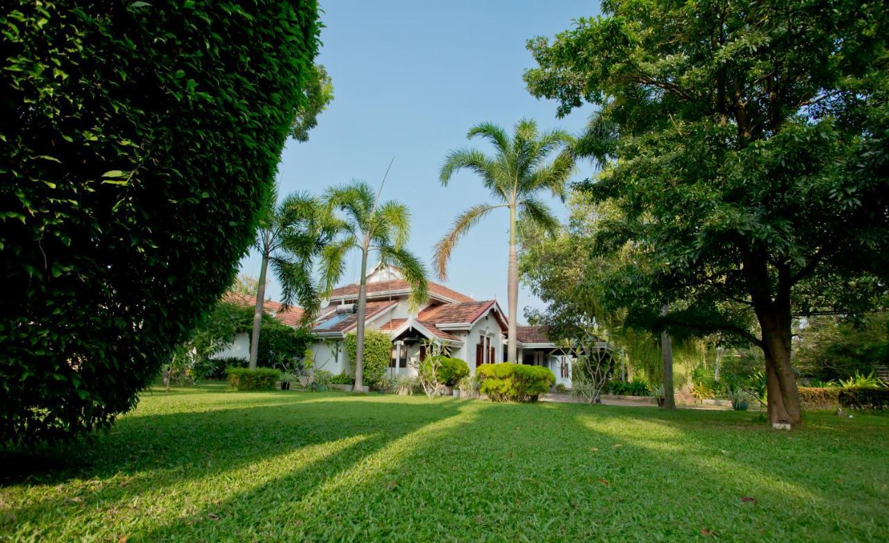 Swanee Grand Hotell Negombo Exteriör bild
