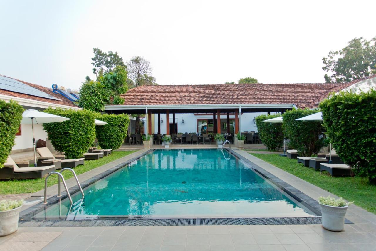 Swanee Grand Hotell Negombo Exteriör bild