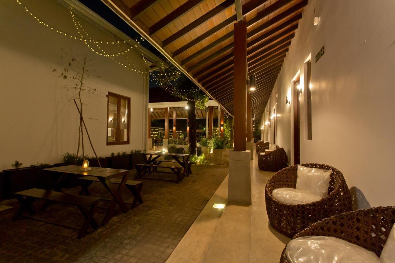 Swanee Grand Hotell Negombo Exteriör bild