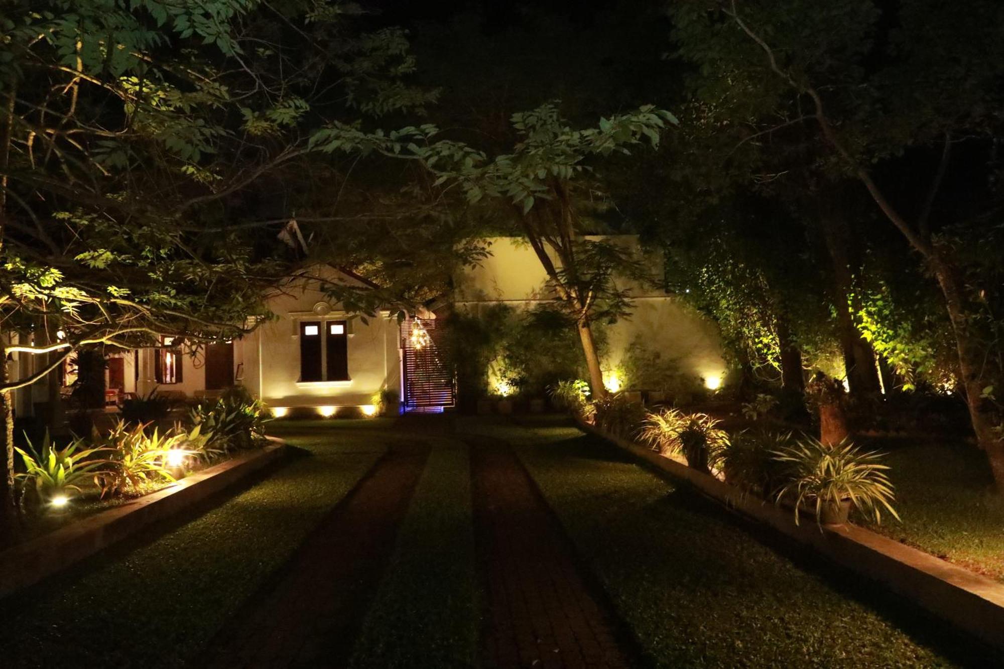 Swanee Grand Hotell Negombo Exteriör bild
