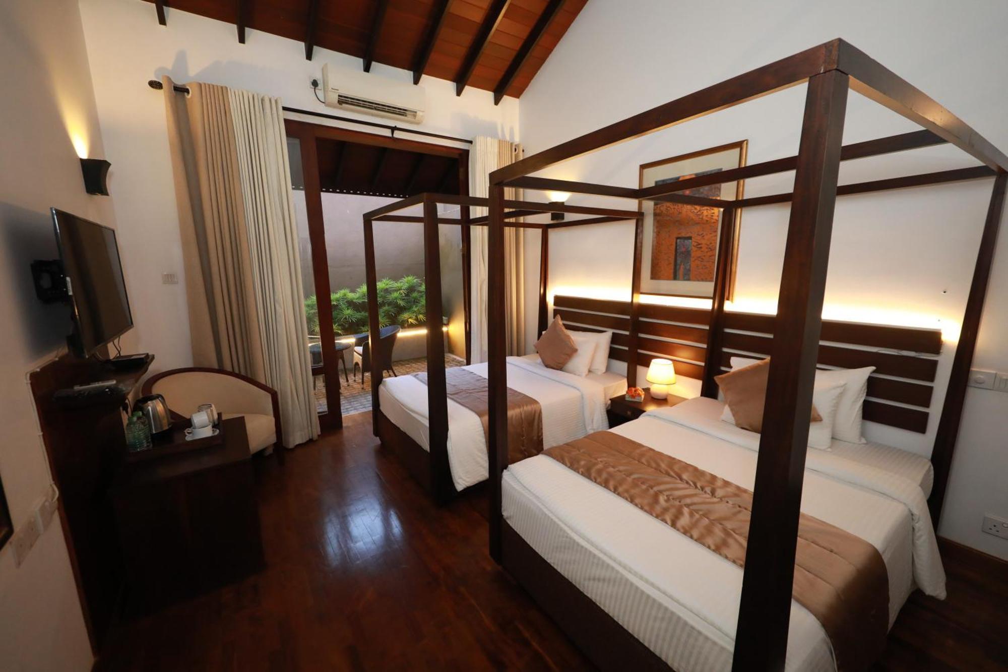 Swanee Grand Hotell Negombo Exteriör bild